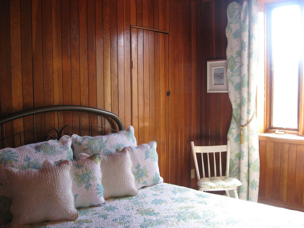 Gite Au Vieux Pommier Tadoussac Exterior foto