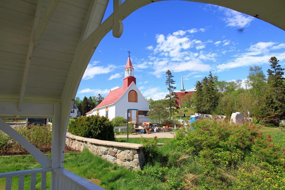 Gite Au Vieux Pommier Tadoussac Exterior foto