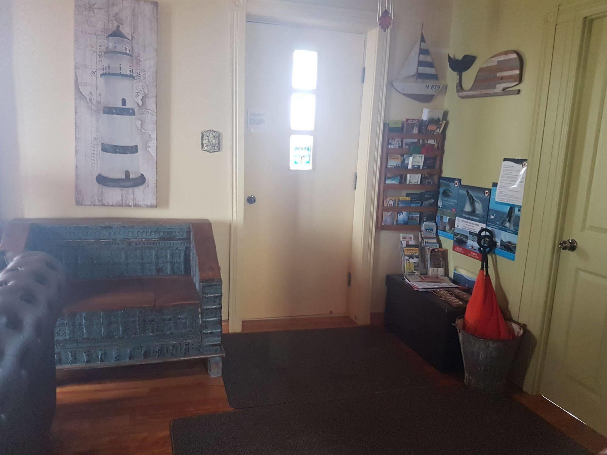 Gite Au Vieux Pommier Tadoussac Exterior foto