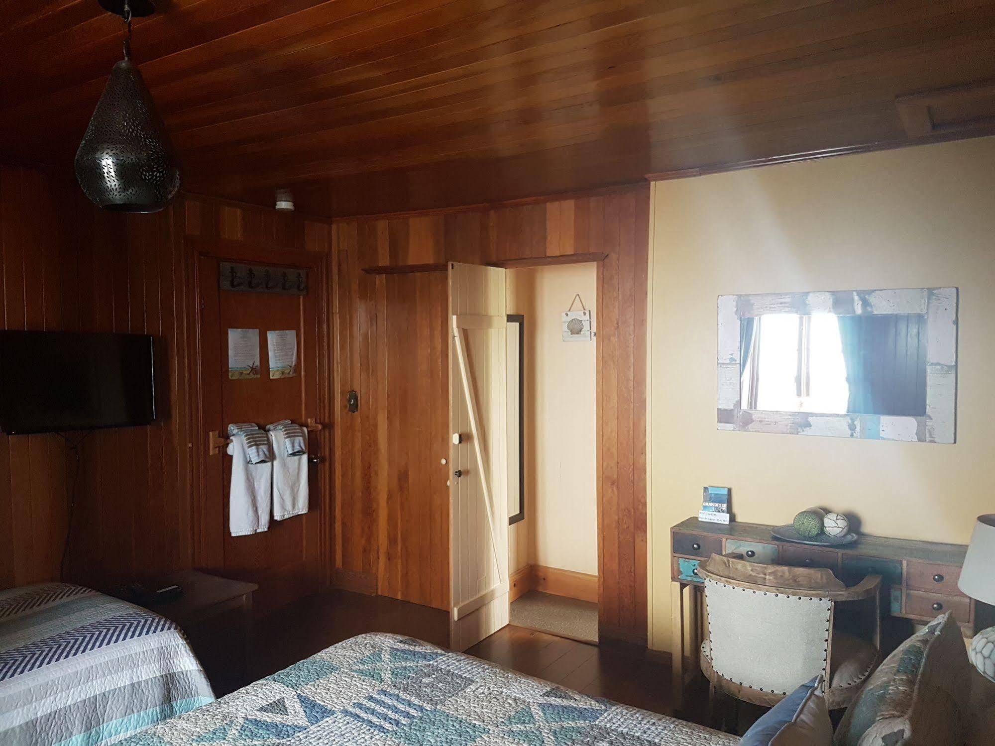Gite Au Vieux Pommier Tadoussac Exterior foto