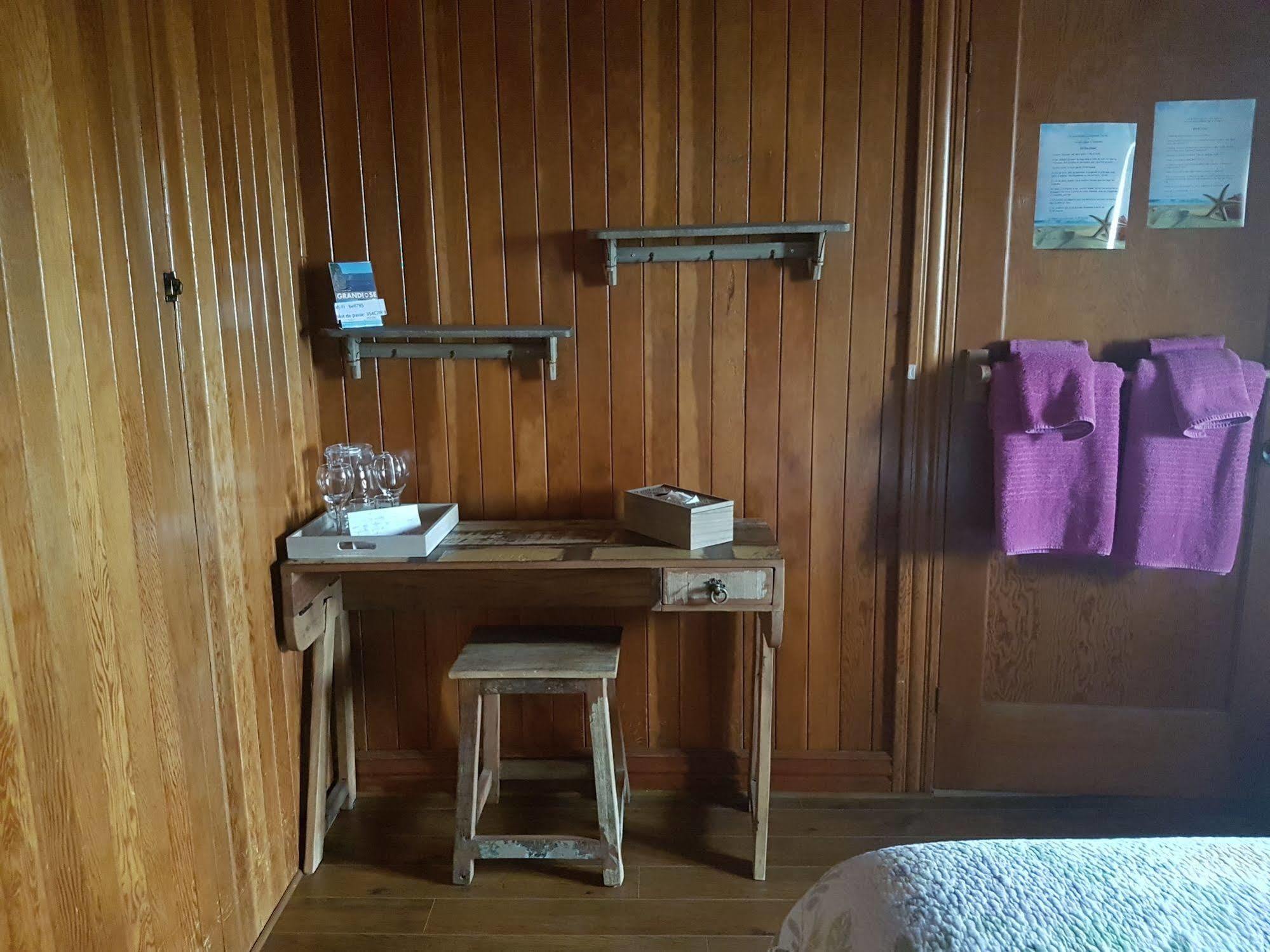 Gite Au Vieux Pommier Tadoussac Exterior foto